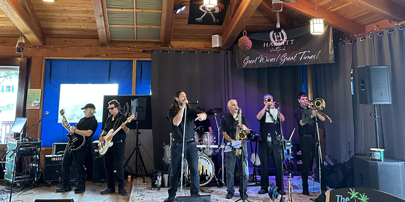 Live music at the Oasis, City Limits